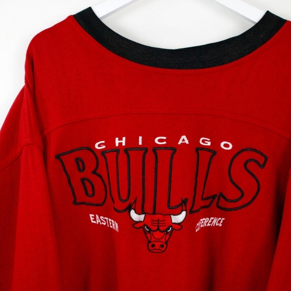 Vintage Lee Sport Chicago Bulls Red Embroidered Sweatshirt (XL) - Picture 2 of 4